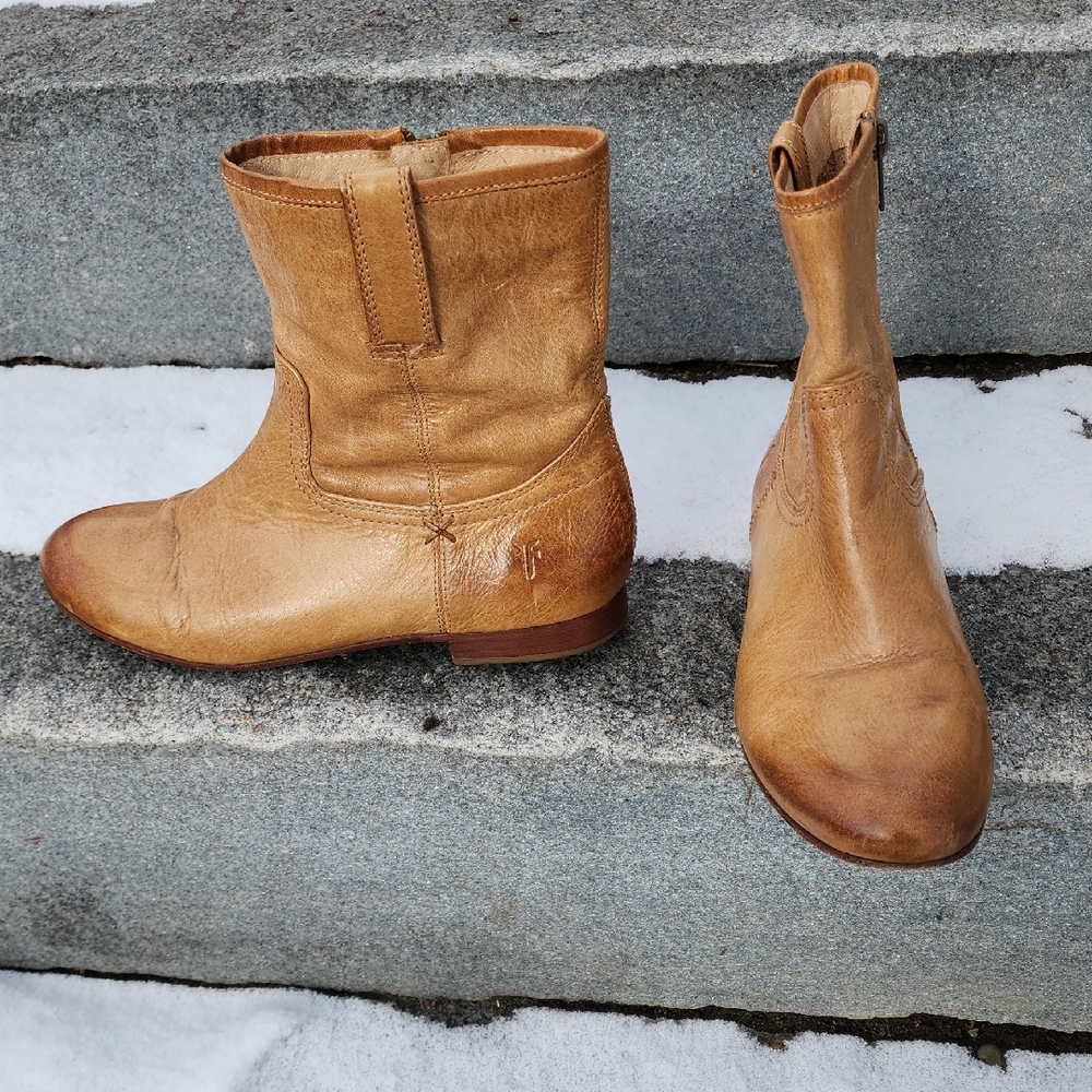 Frye Jillian Short Tan Leather Ankle Zip Boots 7